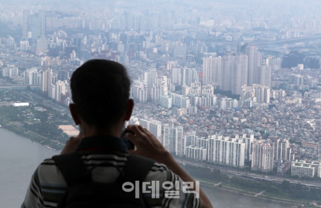 서울 송파구 롯데월드타워 서울스카이에서 바라본 아파트 단지 모습